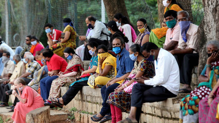 Близо 20 000 новозаразени за денонощие в Индия